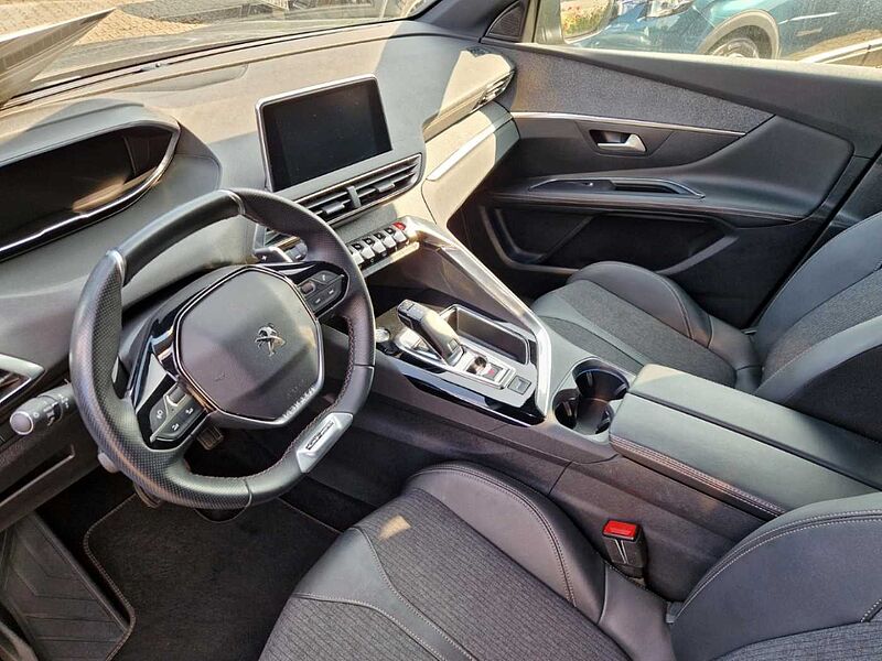 Peugeot 3008 Allure Automatik Digitales Cockpit