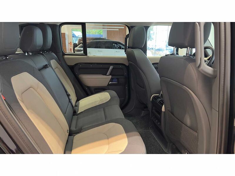 Land Rover Defender 110 P400 X-DYNAMIC SE HEAD-UP SD MATRIX 110 P400 X-DYNAMIC SE HUD PANO MATRIX