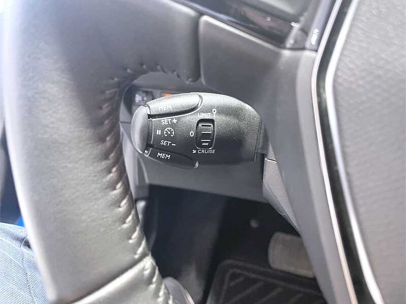 Peugeot 208 e- Active Pack 136 LED Apple CarPlay e- Active Pack 136 LED Apple CarPlay