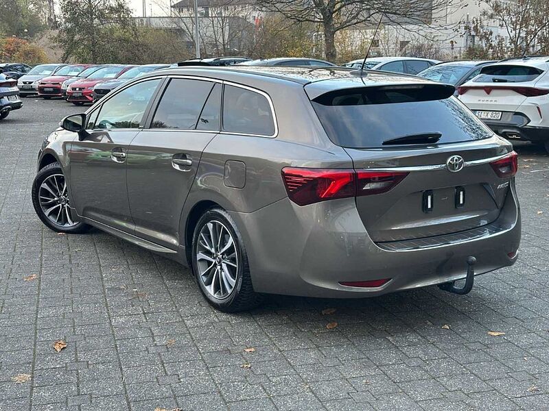 Toyota Avensis Touring Sports Edition-S+ / Anhängerkupplung / Navigationssystem