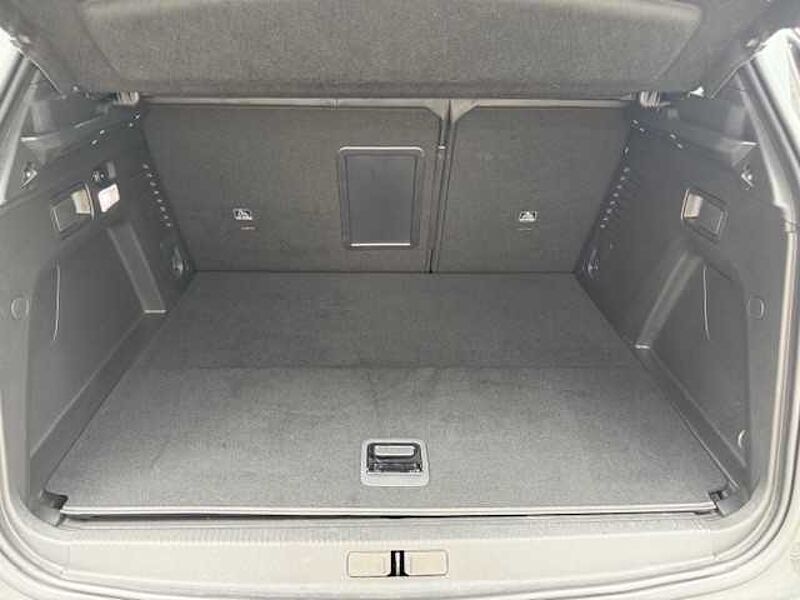 Peugeot 3008 GT Hybrid4 300 Allrad GT Hybrid4 300 SCHIEBEDACH FOCAL 360KAMERA