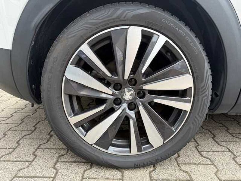 Peugeot 3008 GT Hybrid4 300 Allrad GT Hybrid4 300 SCHIEBEDACH FOCAL 360KAMERA
