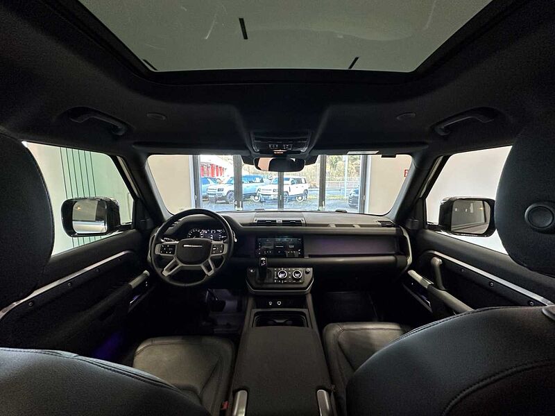 Land Rover Defender 110 D250 SE AHK 20''LM SD MATRIX WKP 110 D250 SE AHK 20''LM SD MATRIX WKP