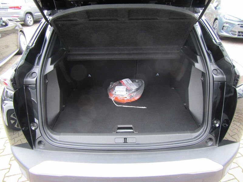 Peugeot 2008 e- Allure Pack Elektromotor 136 ALLURE PACK e- Allure Pack Elektromotor 136 ALLURE PACK