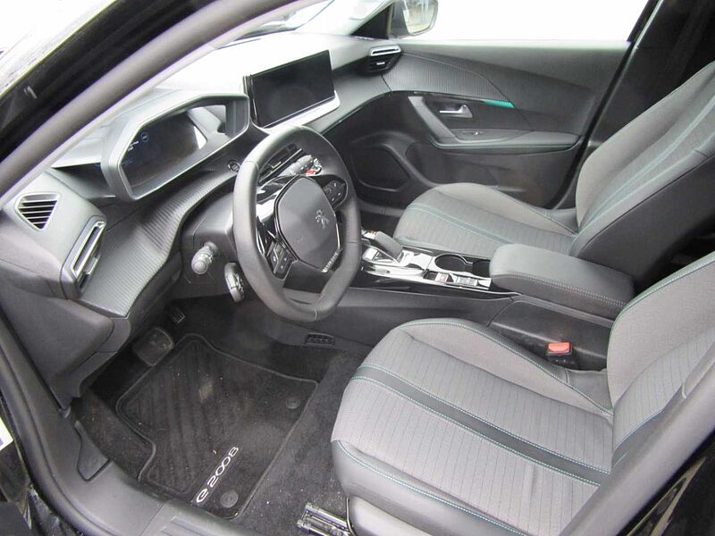 Peugeot 2008 e- Allure Pack Elektromotor 136 ALLURE PACK e- Allure Pack Elektromotor 136 ALLURE PACK