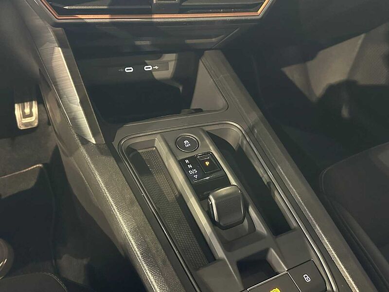 CUPRA Formentor VZ e-HYBRID 1.4 / Fahrassistenzpaket XL / Cupra Supersportlenkrad VZ e-HYBRID 1.4 / Fahrassistenzpaket XL / Cupra Supersportlenkrad