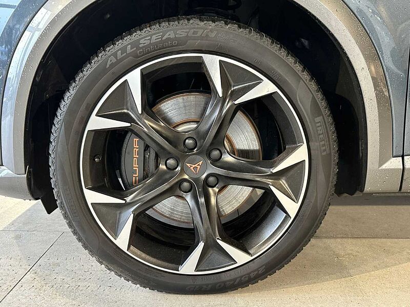 CUPRA Formentor VZ e-HYBRID 1.4 / Fahrassistenzpaket XL / Cupra Supersportlenkrad VZ e-HYBRID 1.4 / Fahrassistenzpaket XL / Cupra Supersportlenkrad