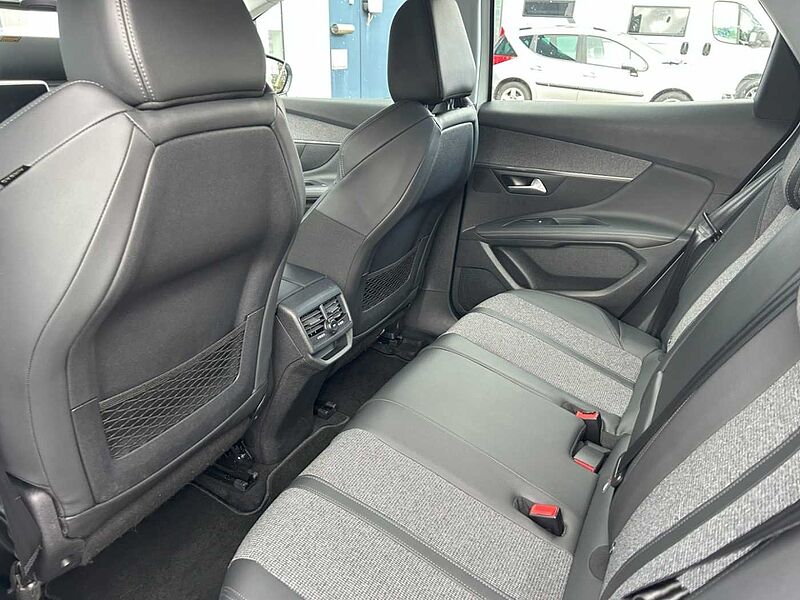Peugeot 3008 Allure Navi digitales Cockpit LED El. Heckklappe Apple CarPlay Android Auto Allure Navi digitales Cockpit LED El. Heckklappe Apple CarPlay Android Auto 2-Zo
