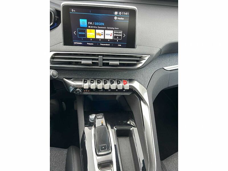 Peugeot 3008 Allure Navi digitales Cockpit LED El. Heckklappe Apple CarPlay Android Auto Allure Navi digitales Cockpit LED El. Heckklappe Apple CarPlay Android Auto 2-Zo