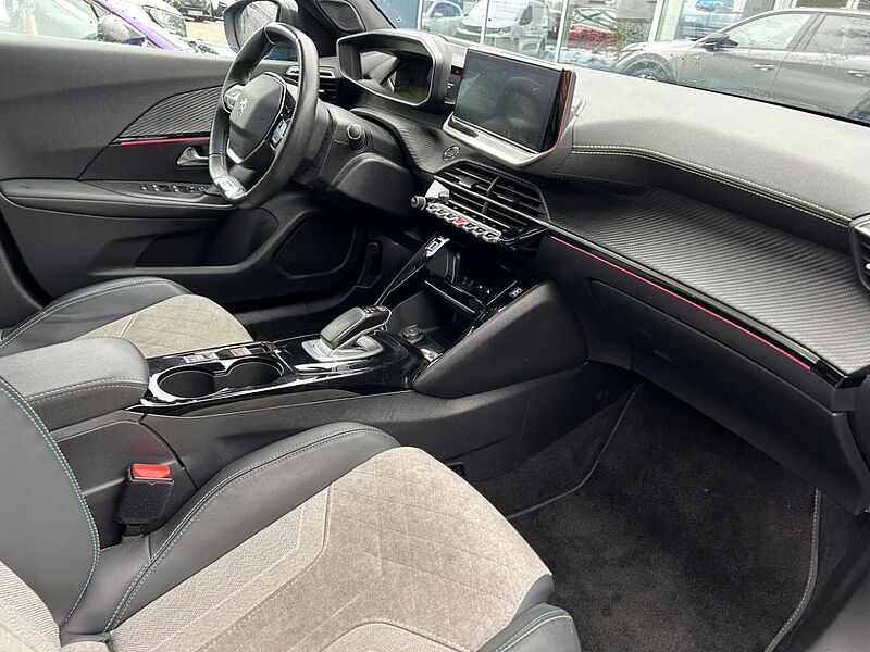 Peugeot 2008 e- Pack 136 GT PACK NAVI RÜCKFAHRKAM e- Pack 136 GT PACK NAVI RÜCKFAHRKAM