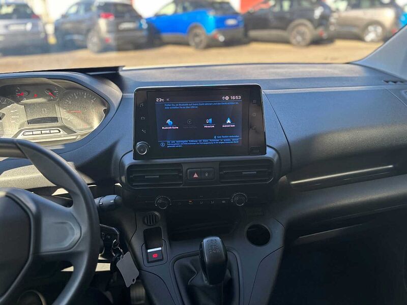 Peugeot Partner Avantage Edition StandHZG AHK DAB Induktionsladen Notbremsass. Temp PDC Avantage Edition StandHZG AHK DAB Induktionsladen Notbremsass. Temp PDC Berganfa