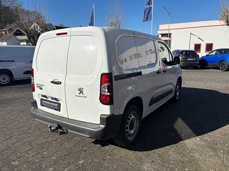 Peugeot Partner Avantage Edition StandHZG AHK DAB Induktionsladen Notbremsass. Temp PDC Avantage Edition StandHZG AHK DAB Induktionsladen Notbremsass. Temp PDC Berganfa