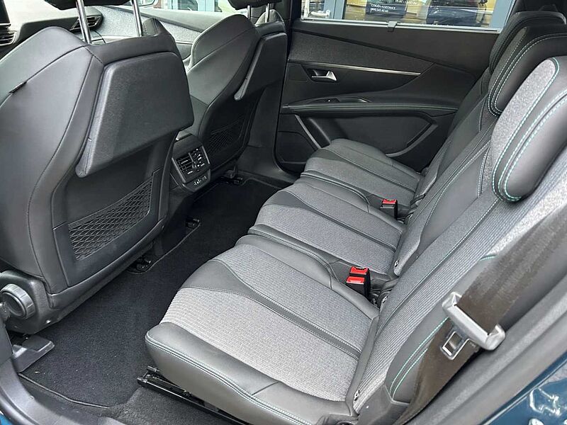 Peugeot 5008 1.2 Allure Pack 130 ACC SITZHEIZUNG KAMERA 1.2 Allure Pack 130 EAT8 SITZHZG El. Heckkl.