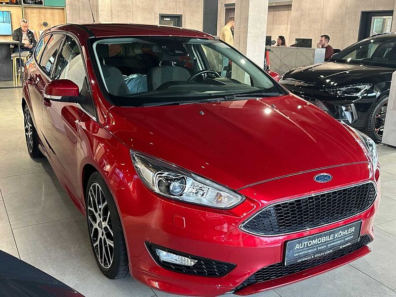 Ford Focus Turnier Titanium 1.5 EcoBoost Sportpaket Navi Soundsystem Bi-Xenon Kurvenl