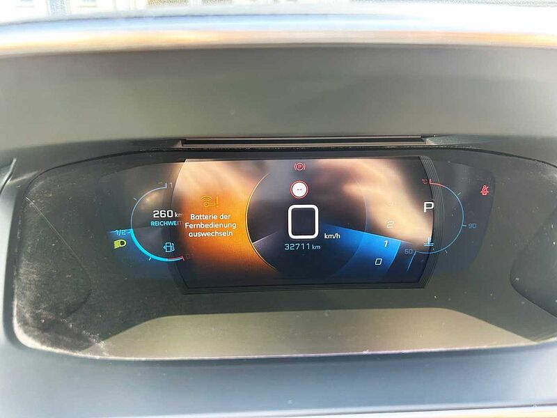 Peugeot 2008 Allure Pack 1.2 PureTech Navi Digitales Cockpit LED Apple CarPlay Android A