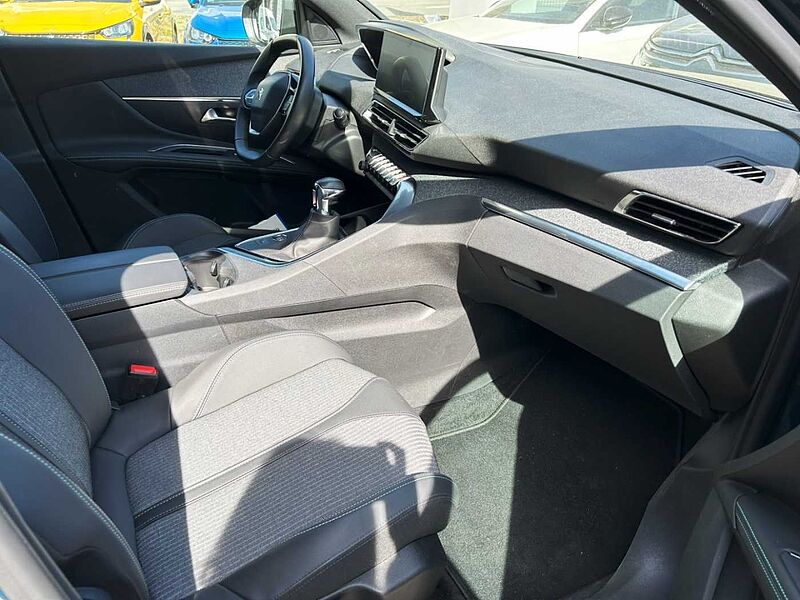 Peugeot 5008 1.2 EU6d Allure Pack PureTech 130 7-Sitzer Navi Digitales Cockpit LED Apple