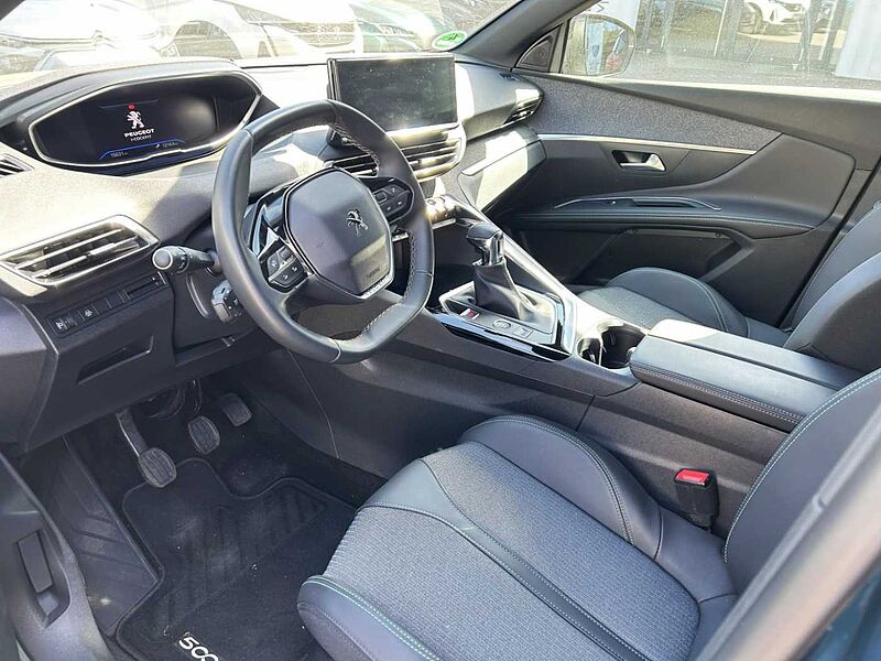 Peugeot 5008 1.2 EU6d Allure Pack PureTech 130 7-Sitzer Navi Digitales Cockpit LED Apple
