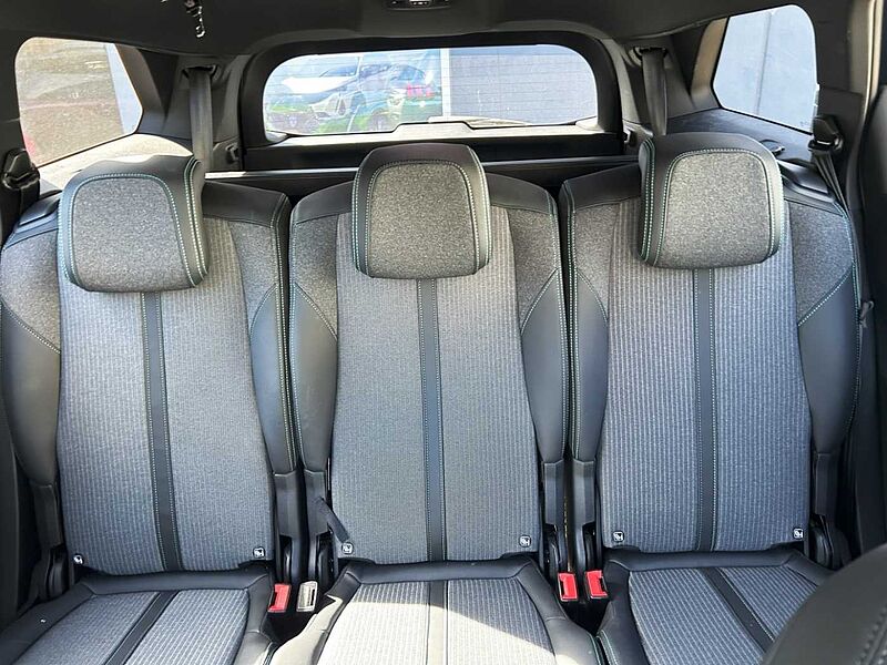 Peugeot 5008 1.2 EU6d Allure Pack PureTech 130 7-Sitzer Navi Digitales Cockpit LED Apple