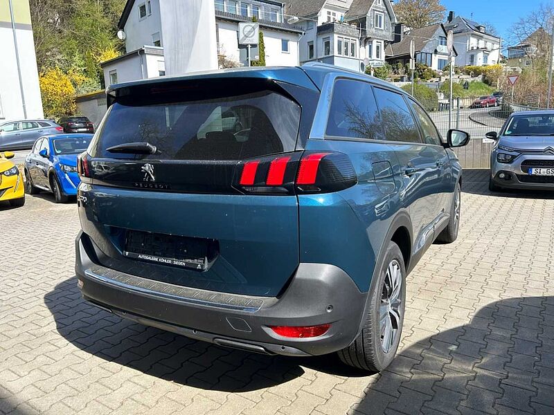 Peugeot 5008 1.2 EU6d Allure Pack PureTech 130 7-Sitzer Navi Digitales Cockpit LED Apple