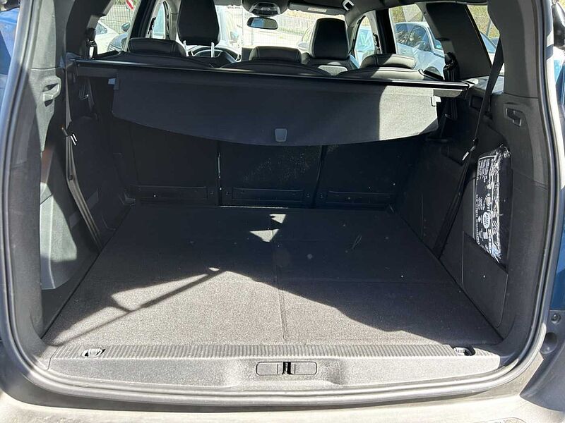 Peugeot 5008 1.2 EU6d Allure Pack PureTech 130 7-Sitzer Navi Digitales Cockpit LED Apple