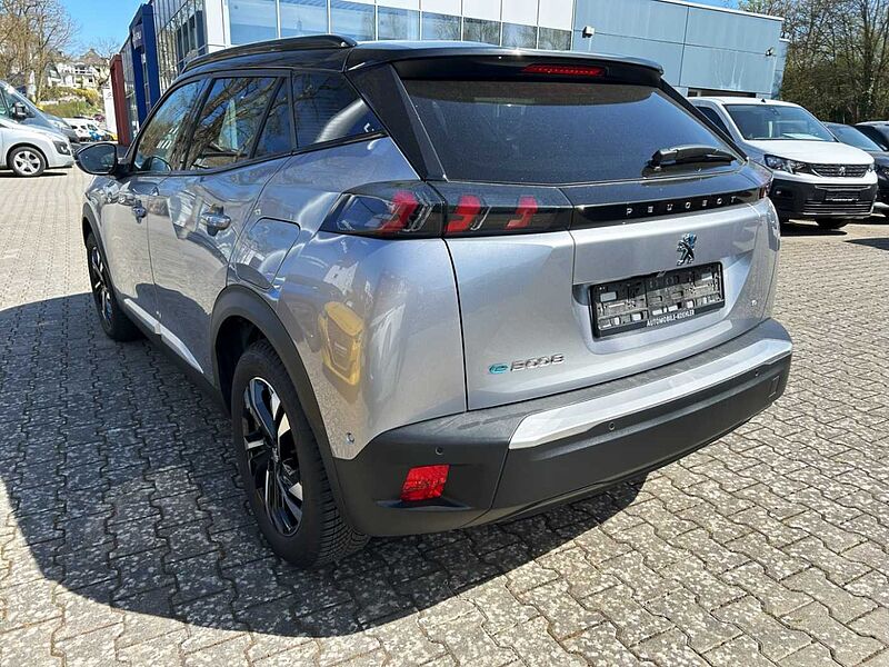 Peugeot 2008 e 136 GT Navi Digitales Cockpit LED Apple CarPlay Android Auto Klimaautom F