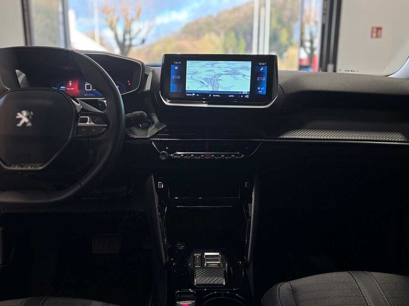 Peugeot 2008 Allure 1.5 HDi130 EAT8 NAVI SITZHEIZUNG LED