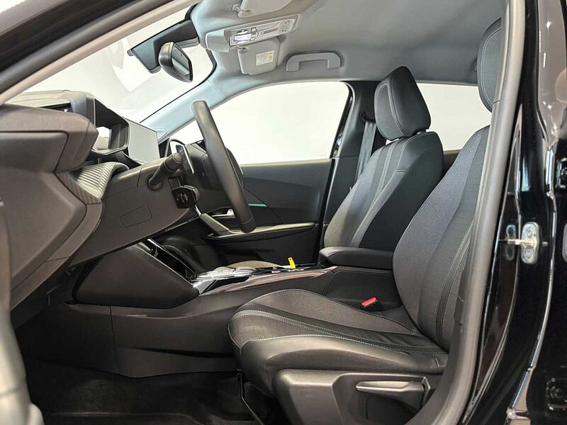 Peugeot 2008 Allure 1.5 HDi130 EAT8 NAVI SITZHEIZUNG LED