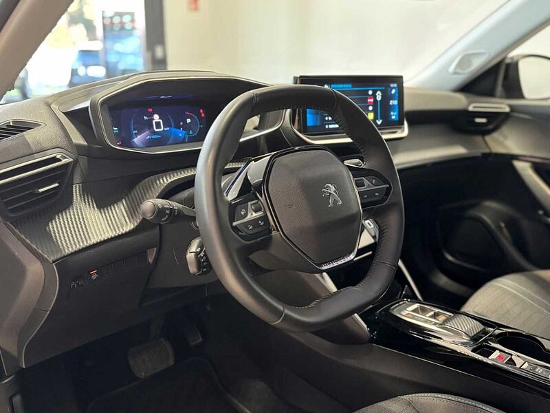 Peugeot 2008 Allure 1.5 HDi130 EAT8 NAVI SITZHEIZUNG LED