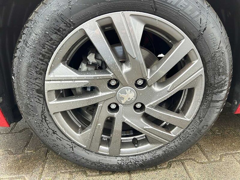 Peugeot 208 1.2 Active Pack SITZHEIZUNG LED KLIMA