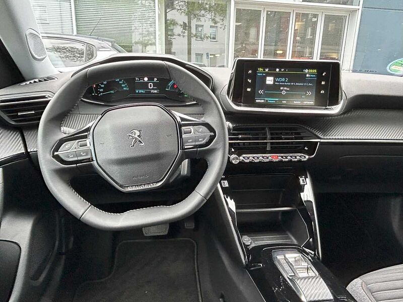 Peugeot 2008 e- Active Pack LED Apple CarPlay Android Auto Klimaautom DAB SHZ