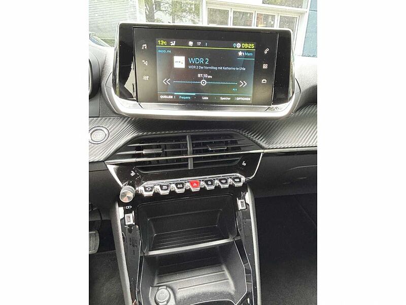 Peugeot 2008 e- Active Pack LED Apple CarPlay Android Auto Klimaautom DAB SHZ