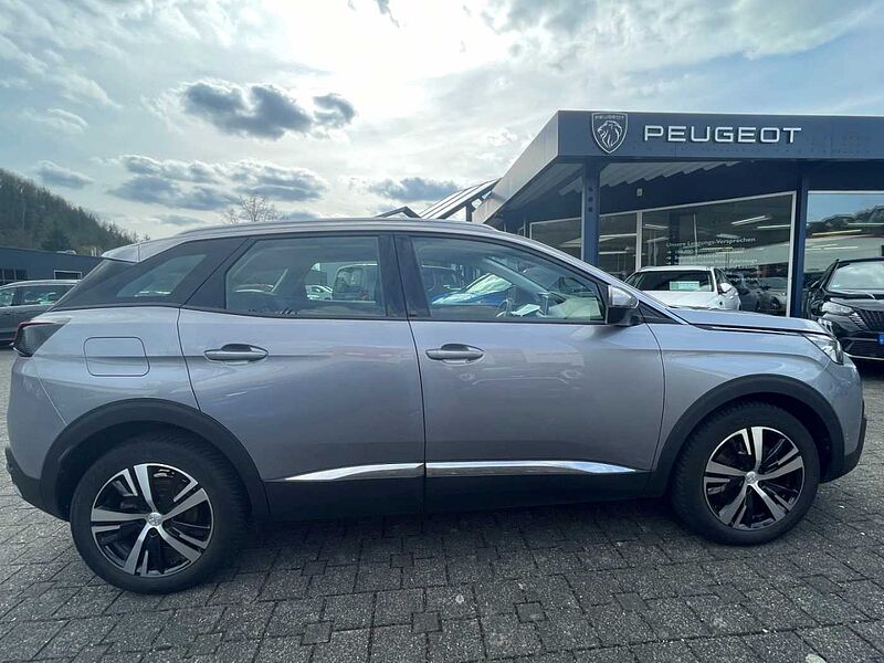 Peugeot 3008 Allure 1.2 PT 130 elektr. Heck. RFK SHZ
