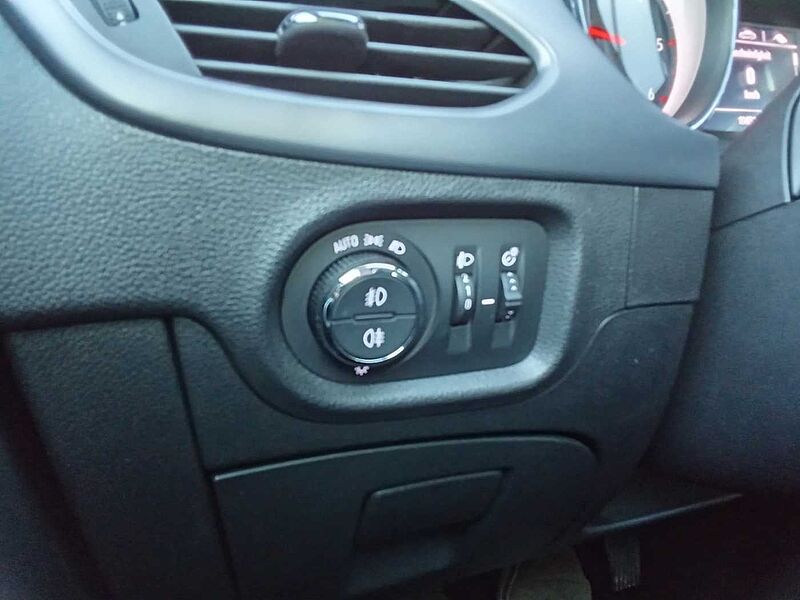 Opel Astra 1.6 CDTI Sportstourer Business SITZHEIZUNG