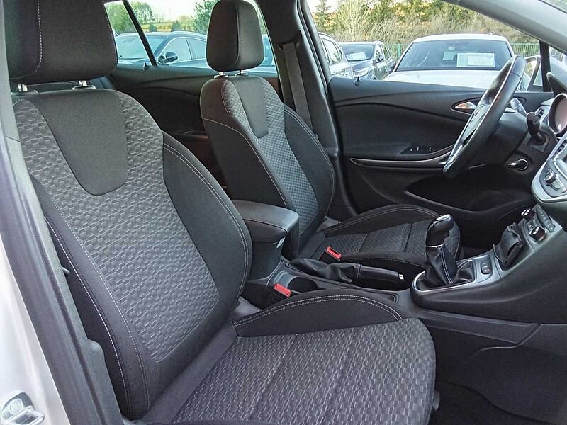 Opel Astra 1.6 CDTI Sportstourer Business SITZHEIZUNG