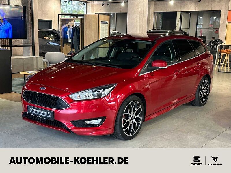 Ford Focus Turnier Titanium 1.5 EcoBoost Sportpaket Navi Soundsystem Bi-Xenon Kurvenl
